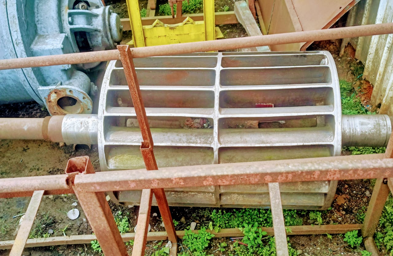 VACUUM PUMP ROTOR: (1 NOS.)